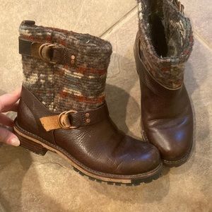 Wool rich boots never worn